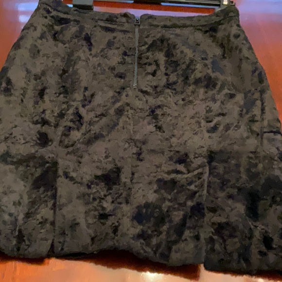 CANADIAN DESIGNER PINK TARTAN FAUX FUR SKIRT - Picture 3 of 6